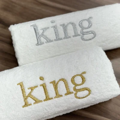 מגבת מגולגלת כיתוב מזל טוב/חתן/כלה/GROOM/KINGQUEEN